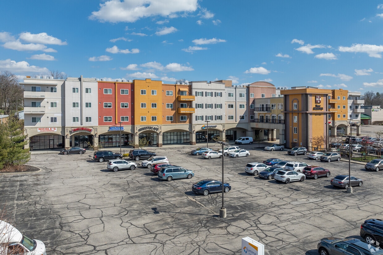 Primary Photo - The Village at New Seasons