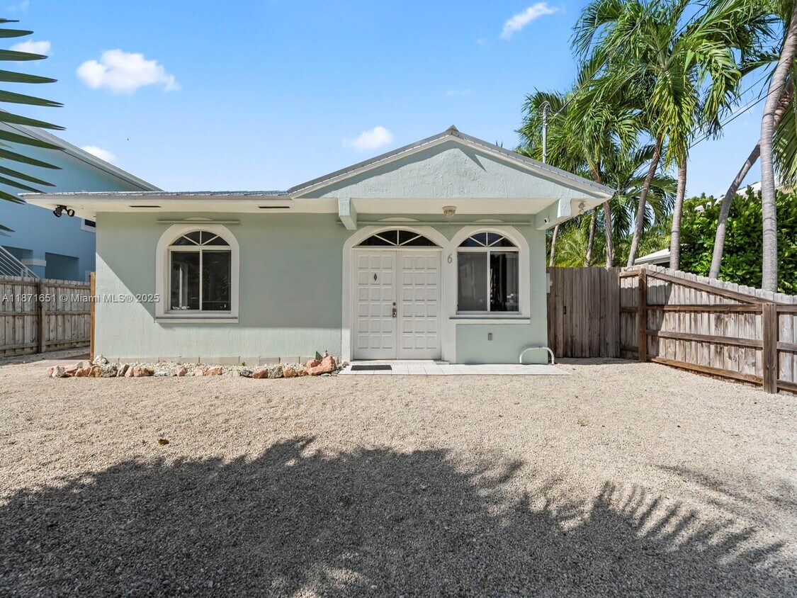Foto principal - 6 SE Marlin Ave