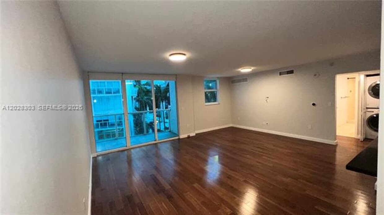 Photo - 31 SE 5th St # 411, Miami, FL 33131