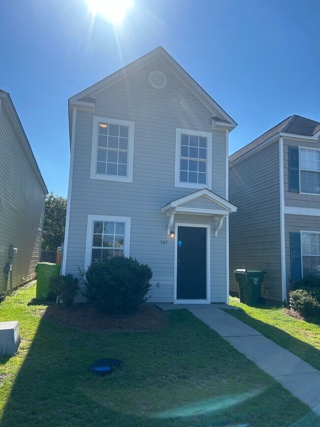 Foto del edificio - 507 Summit Terrace Ct