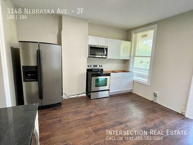 Building Photo - Renovated 1Bed/1Bath Available Now!