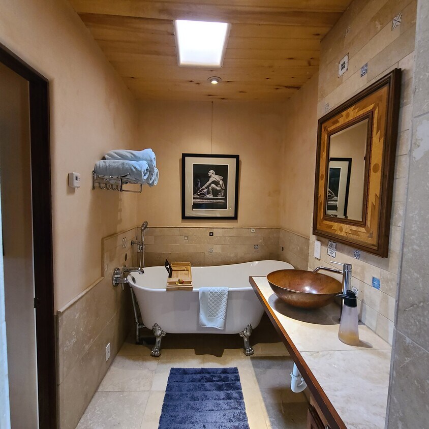 Baño de spa - 1705 Marble Ave NW