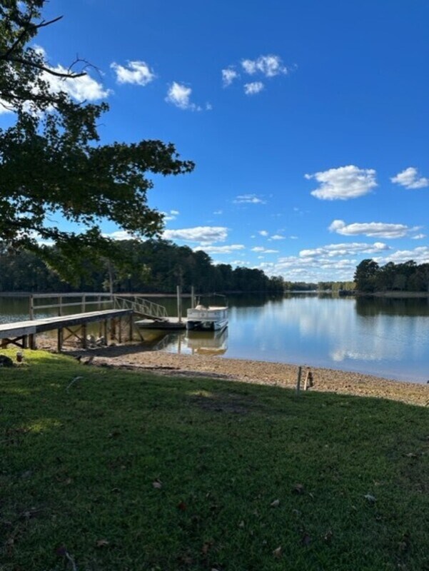 Foto del edificio - 127 Oak Pointe Rd