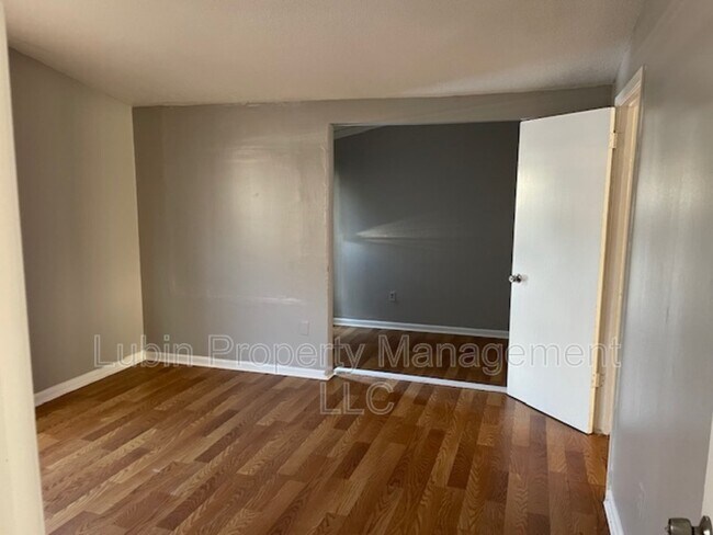 Foto del edificio - 611 Benham Ave