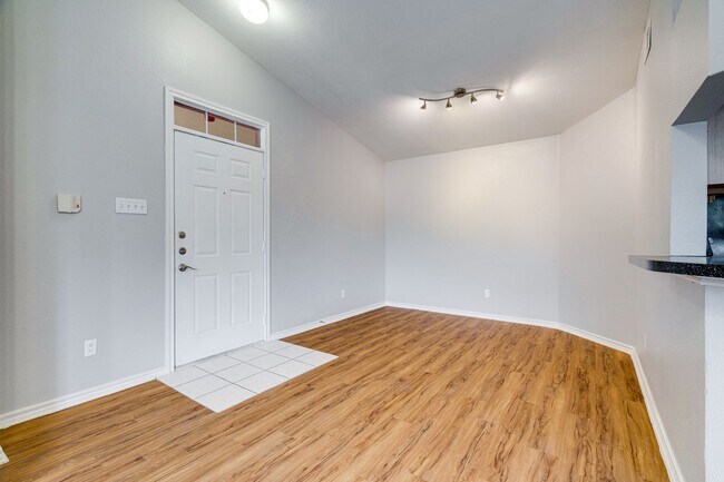 Foto del edificio - 1 Bedroom, 1 Bath Available Now!