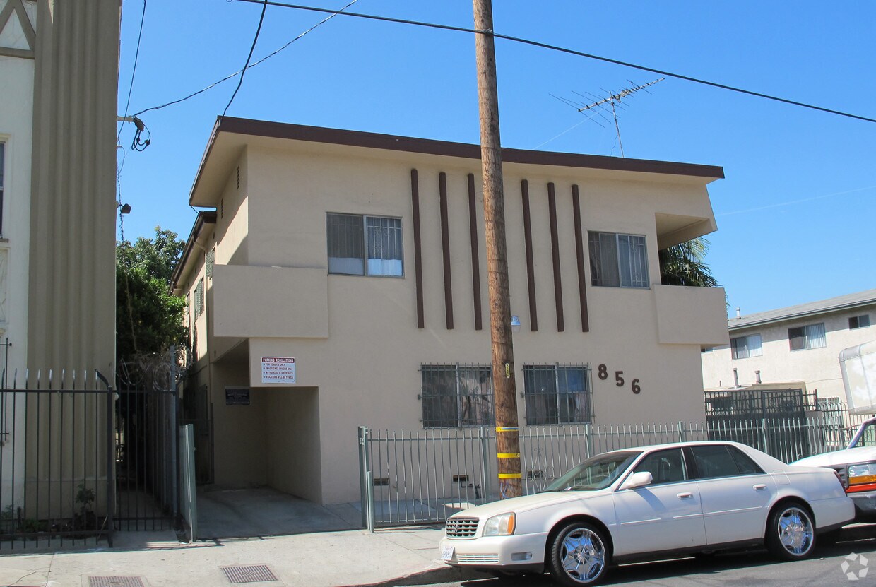 Building Photo - 856 W 42nd Pl