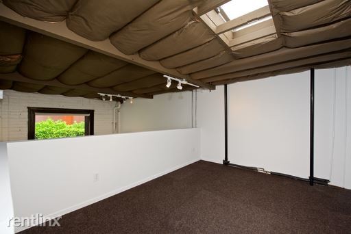 Building Photo - Studio, 1 bath Apartment - 1945 B St Ste B