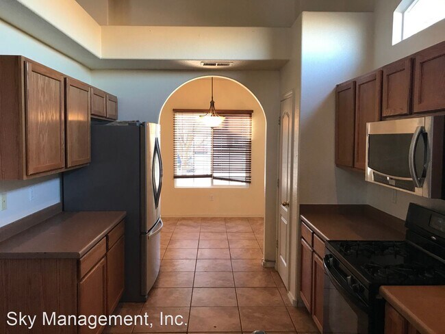 Building Photo - 3 br, 2.5 bath House - 3312 Red Rock Ct NE