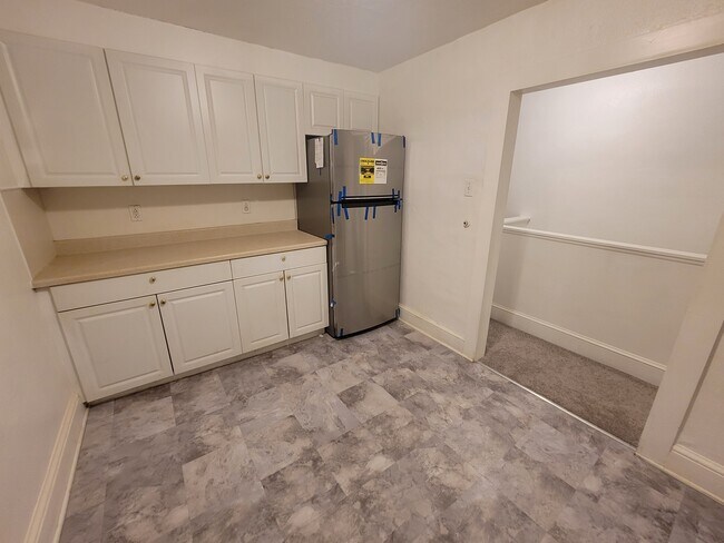 Kitchen - 319 E Basin St
