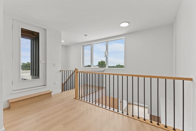 Locations lumineuses de 2 étages - Grâce Rentals