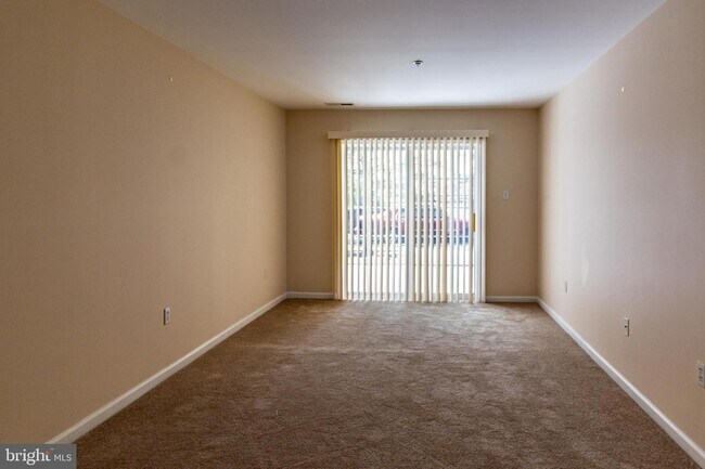 Building Photo - 9228-38 Blue Grass Rd