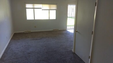 Building Photo - 4889 Banbury Ct