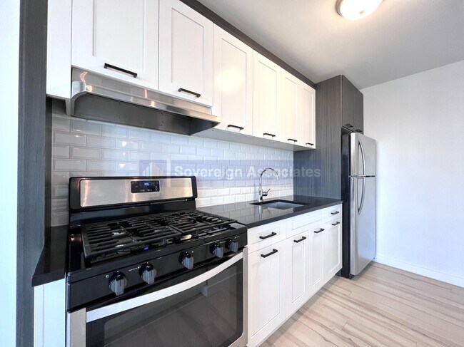 Foto del edificio - 1370 Saint Nicholas Avenue