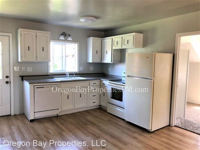 Foto del edificio - 3 br, 1 bath House - 135 N. Marple