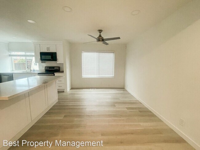 Building Photo - 4 br, 2.5 bath House - 3094 Dickens Court