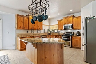 Building Photo - 13697 S Tom Shoemaker Cir