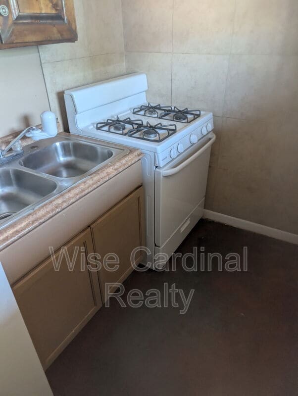 Building Photo - 901 11th St