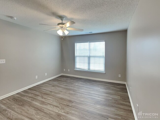 Building Photo - 1072 Meadowbrook Lane SW Concord NC