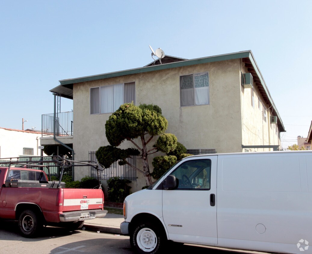 Building Photo - 7014 Mountain View Ave