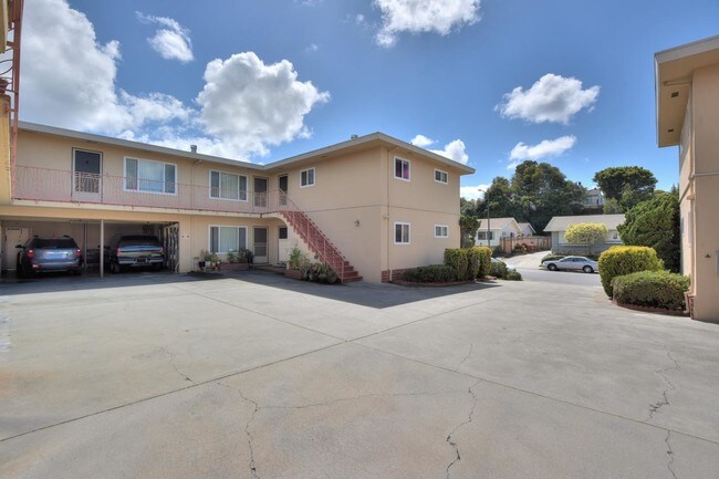 Building Photo - 1726 Sequoia Ave