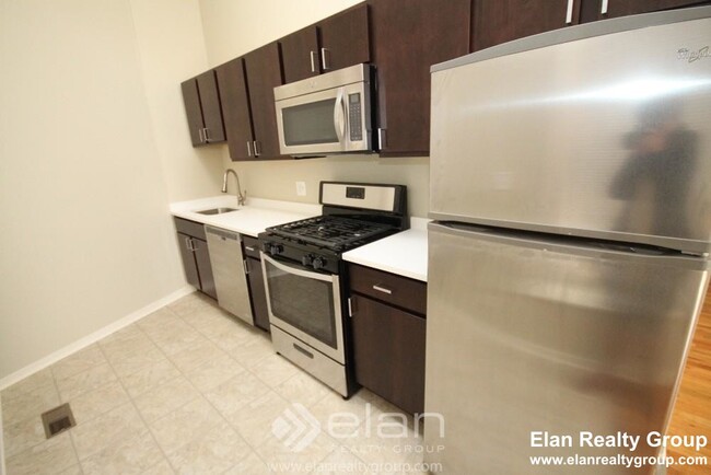Foto del edificio - 424 W Belden Ave