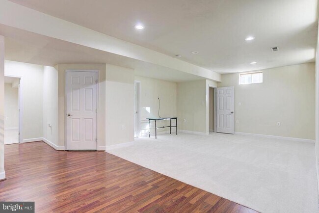 Building Photo - 115 Rosebrook Ct NW