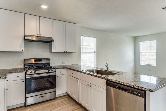 Foto del edificio - 3bed, 2 bath in Ruby Crossing Subdivision