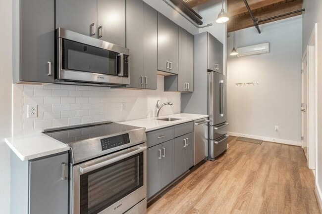 Building Photo - 63 Melcher St