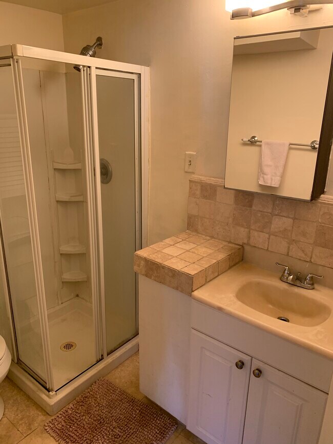 Building Photo - 5934 Manola Way