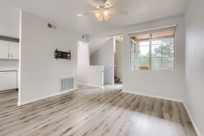 Foto del edificio - 18250 N Cave Creek Rd