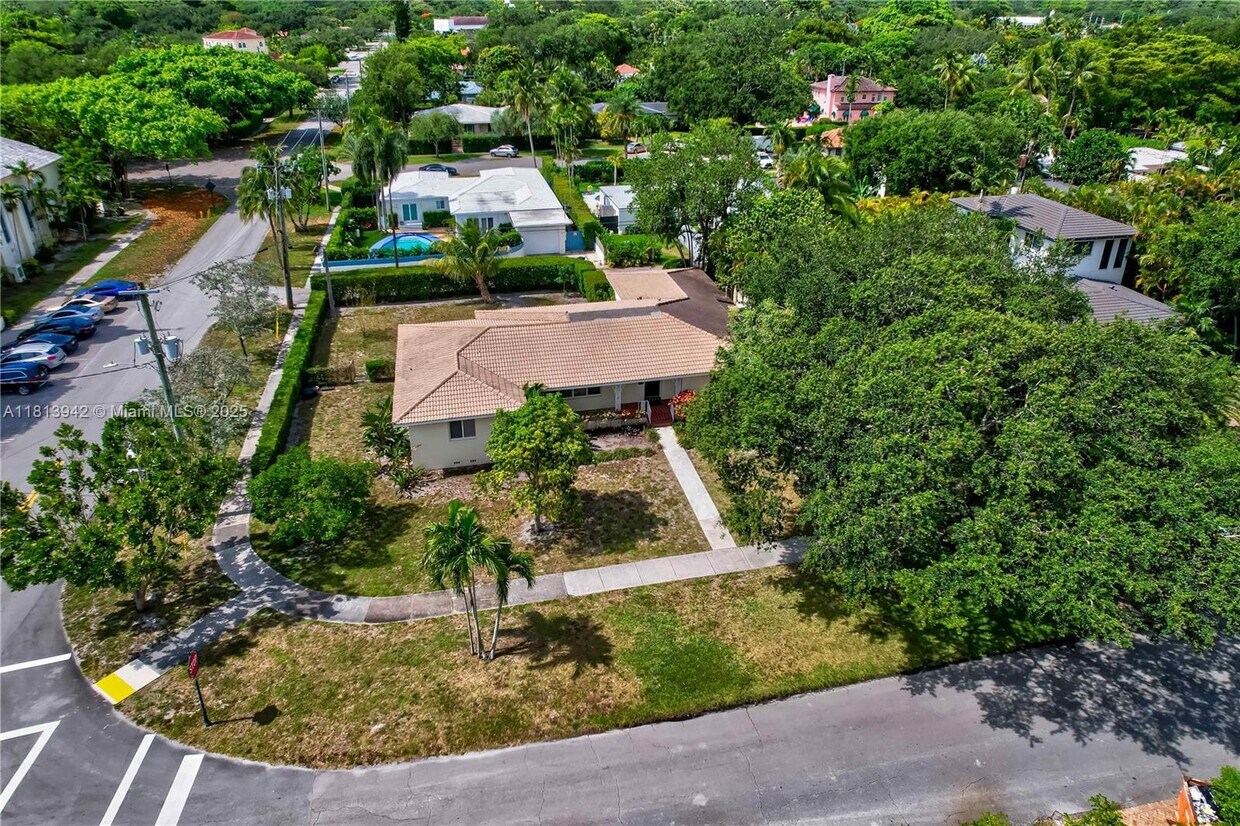 Foto principal - 386 NE 99th St