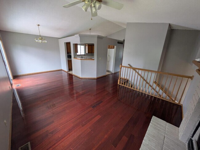 Foto del edificio - 4906 E 27th St N
