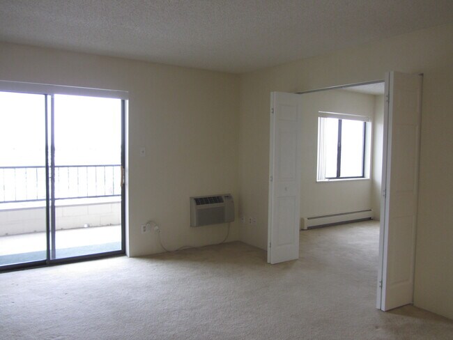 Living Room - 13800 E Marina Dr