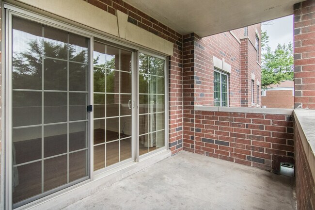 Foto del edificio - 1033 Peterson Ave