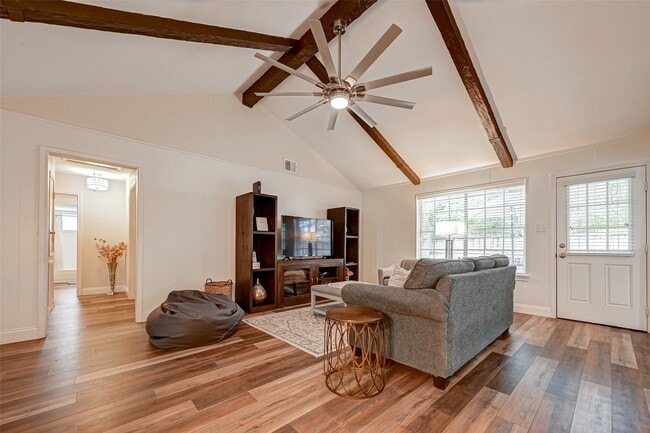 Building Photo - 3903 Hermitage Hollow Ln