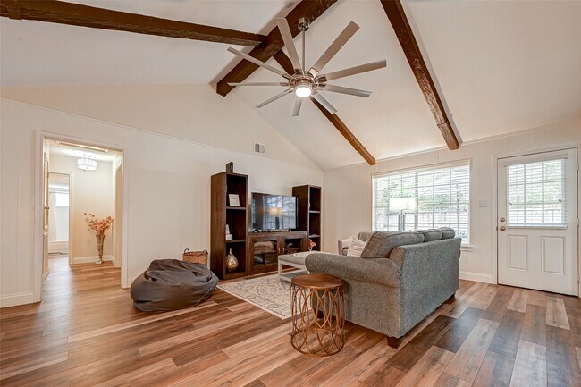 Foto del edificio - 3903 Hermitage Hollow Ln