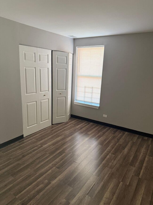 Building Photo - 4 bedroom in Chicago IL 60612