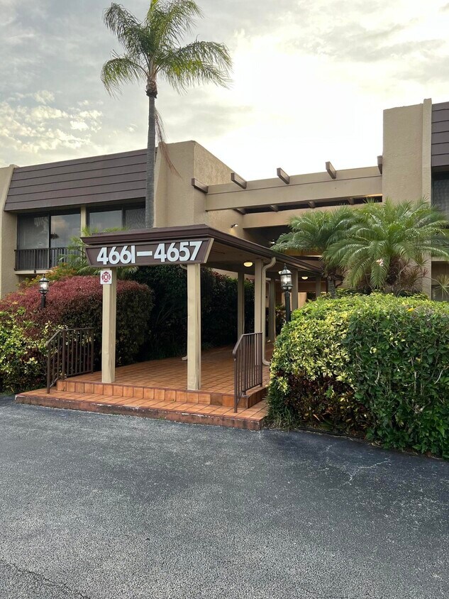 4657 Fountains Dr S Unit 108, Lake Worth, FL 33467 Condo for Rent in