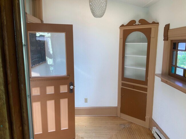 Building Photo - 3 Bedroom House in Whiteaker Market District