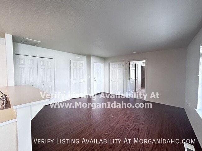 Building Photo - 217 N Avenger Ln