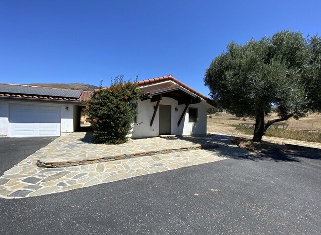 Foto del edificio - 3812 Sequoia Dr