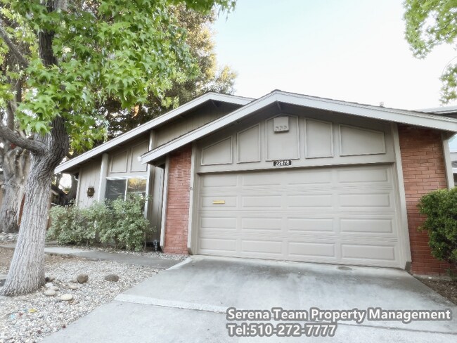 Foto del edificio - 22878 Cricket Hill Rd