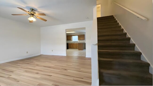 Building Photo - 23 Lexington Ct