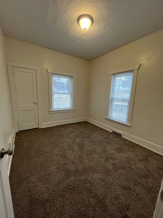 Foto del edificio - Cute 2 Bedroom Cottage!