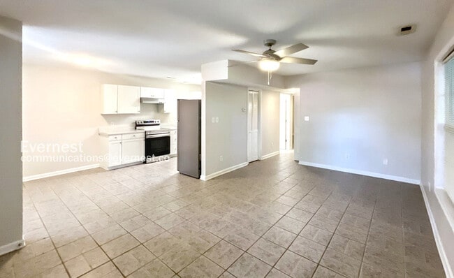 Building Photo - 213 Alpine Dr