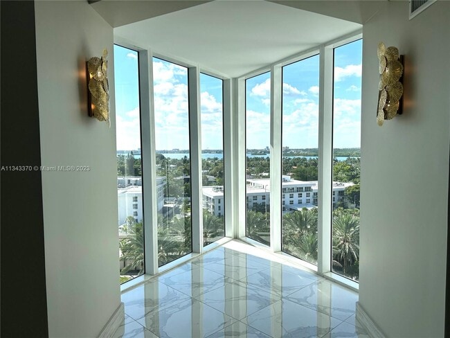 Building Photo - 10275 Collins Ave