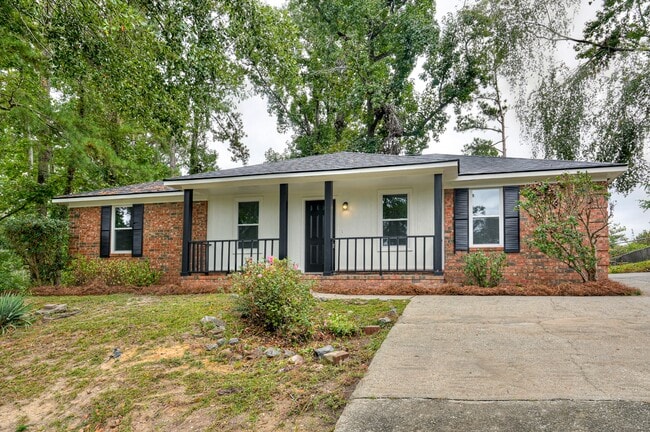 Foto del edificio - 208 Foxdale Dr