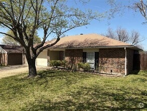 Building Photo - 2721 Canary Cir