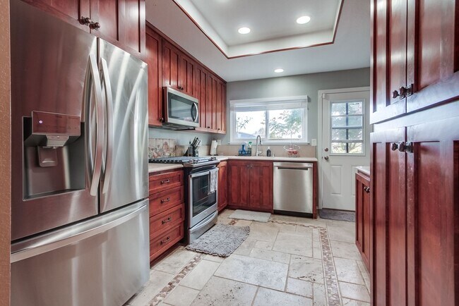 Foto del edificio - 2637 Regent Rd