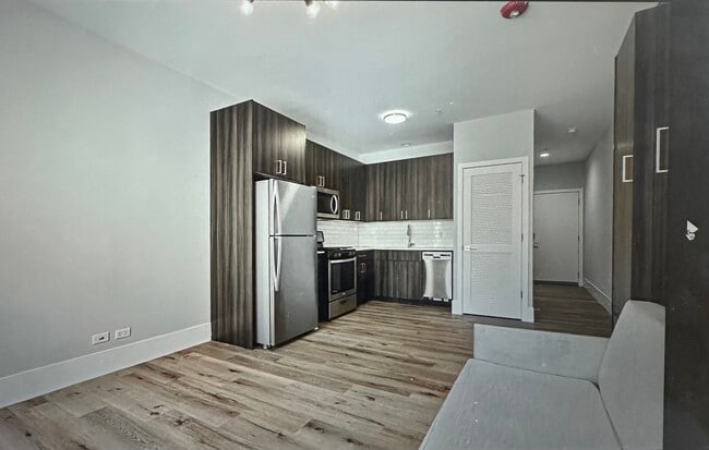 Building Photo - 1539 W Howard St